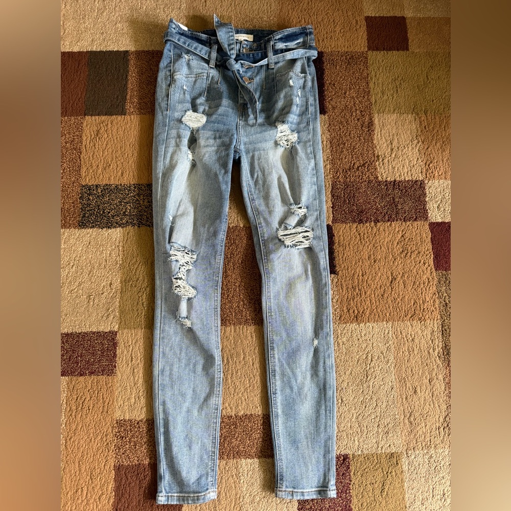 Rue21 high rise jeans with a belt